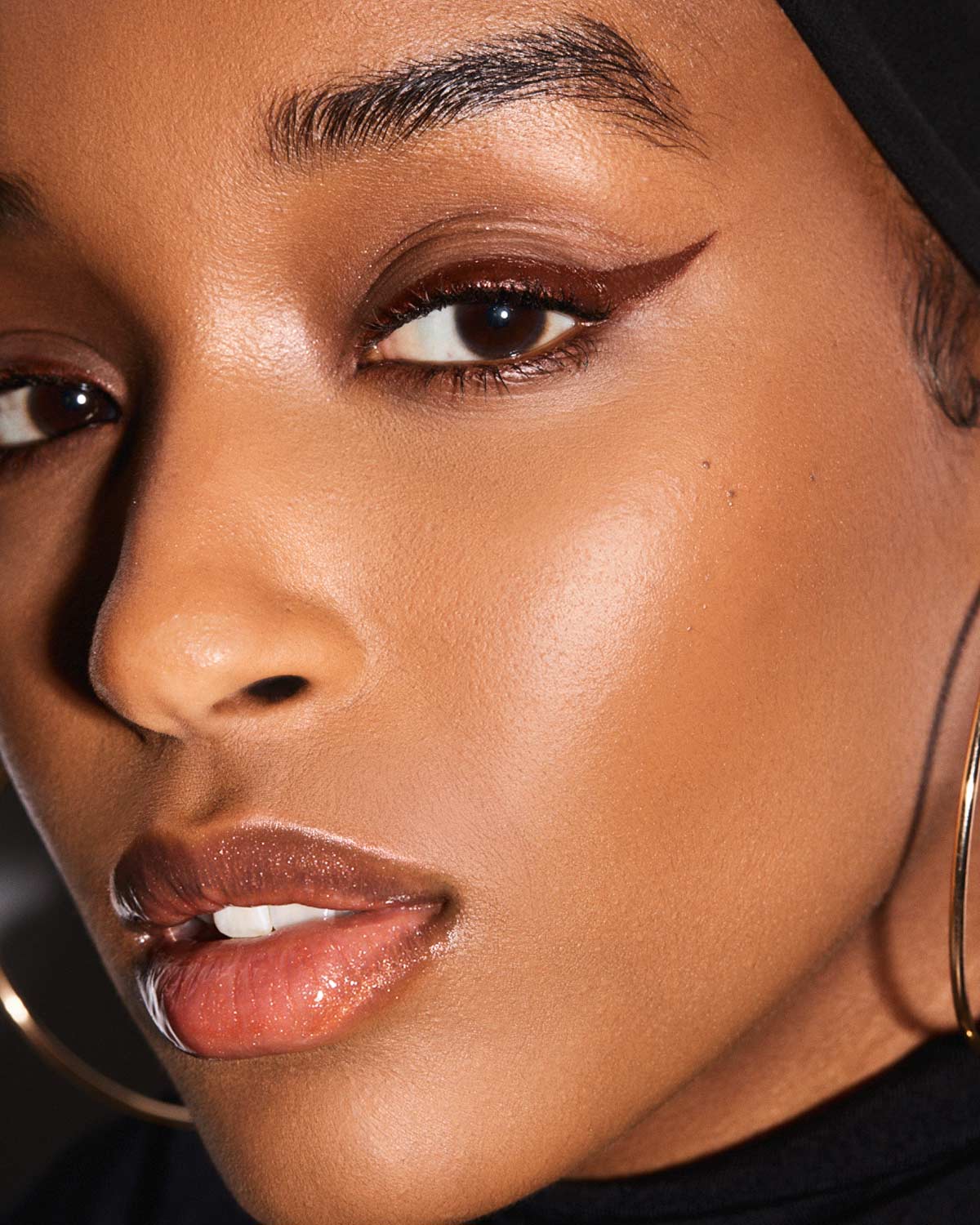 Flyliner Longwear Liquid Eyeliner — In Big Truffle - Image 4