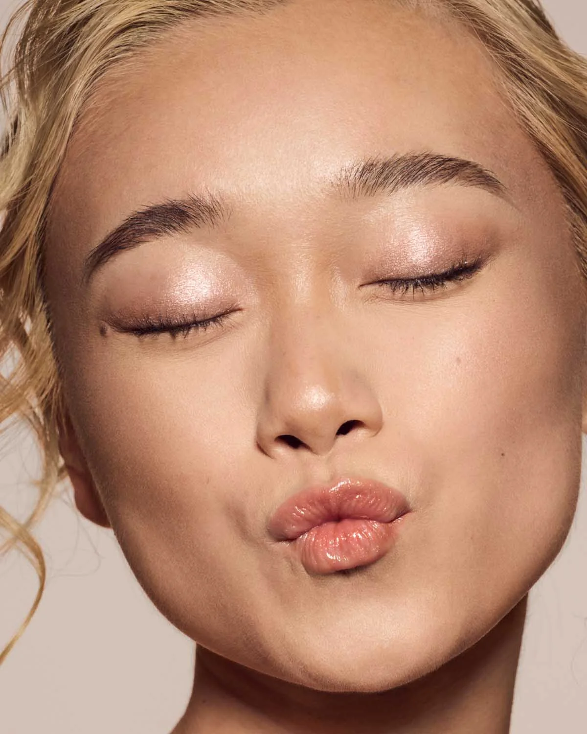 Gloss Bomb Universal Lip Luminizer — Fenty Glow - Image 5