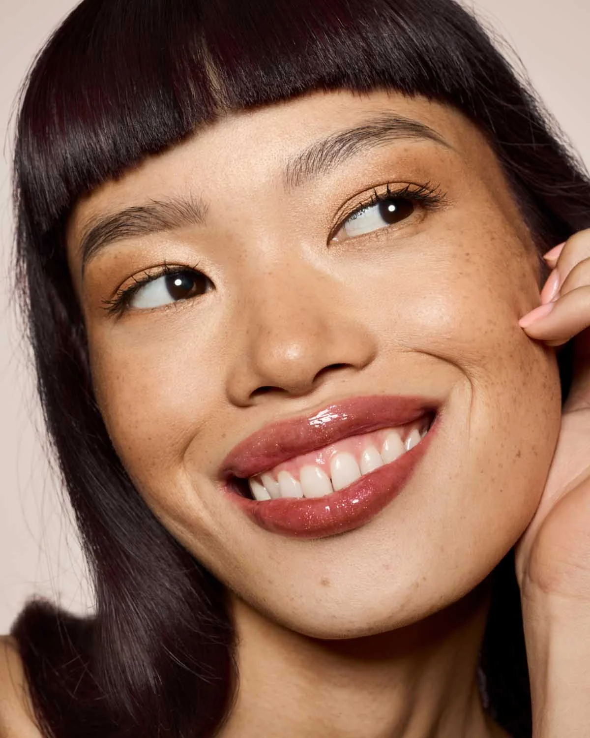 Gloss Bomb Universal Lip Luminizer — Hot Chocolit - Image 3