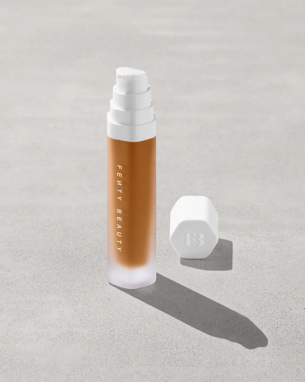 Soft'lit Naturally Luminous Longwear Foundation — 390