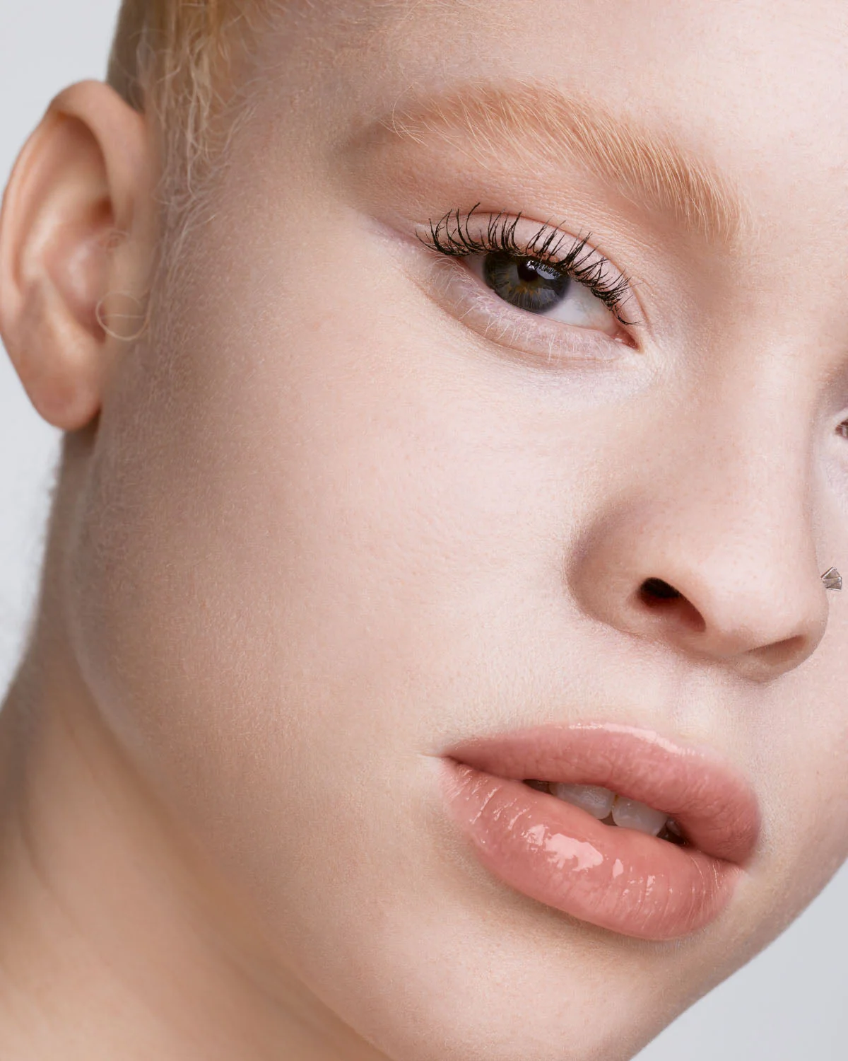 We're Even Mini Hydrating Longwear Concealer — 100C - Image 3