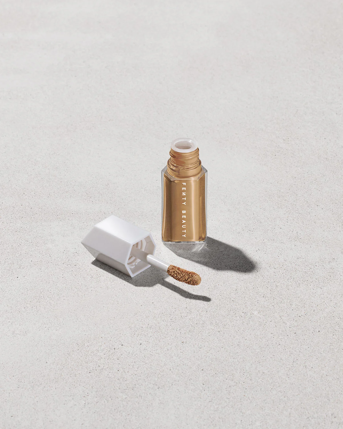 We're Even Mini Hydrating Longwear Concealer — 370N
